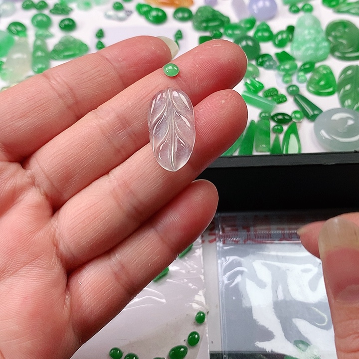 翡翠颈饰未镶嵌翡翠