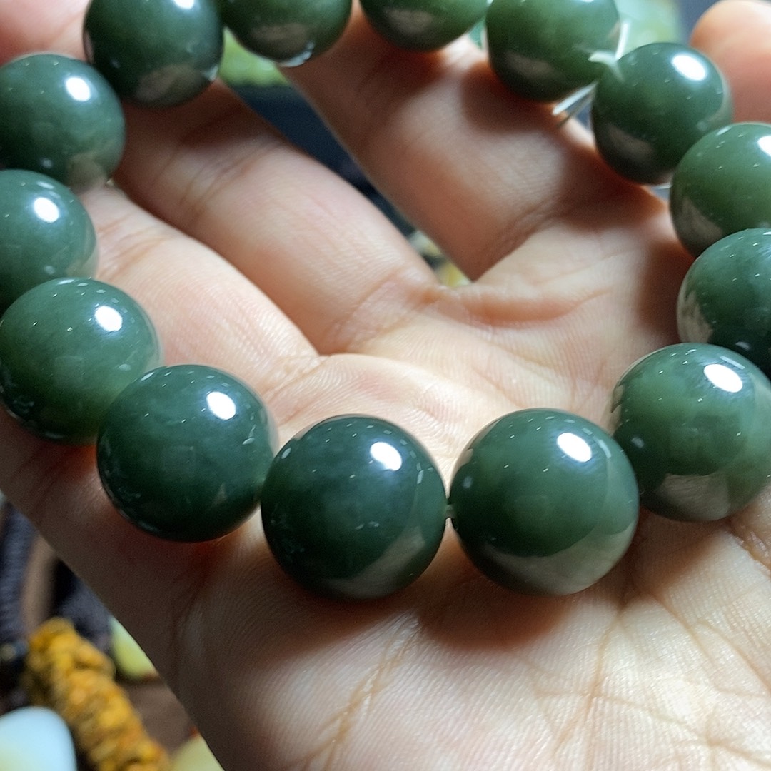 和田玉未镶嵌手串