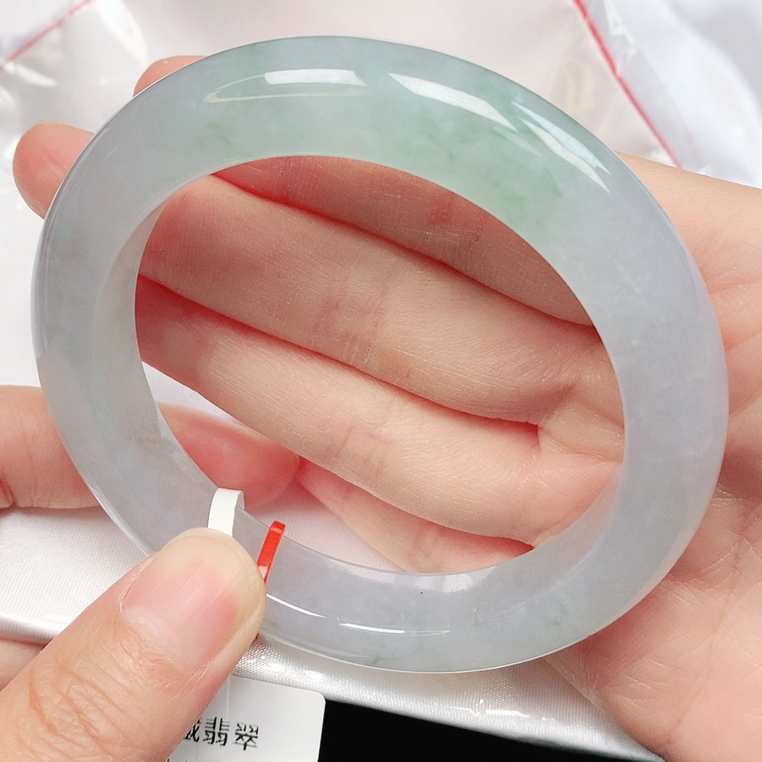 翡翠手镯未镶嵌抖音60