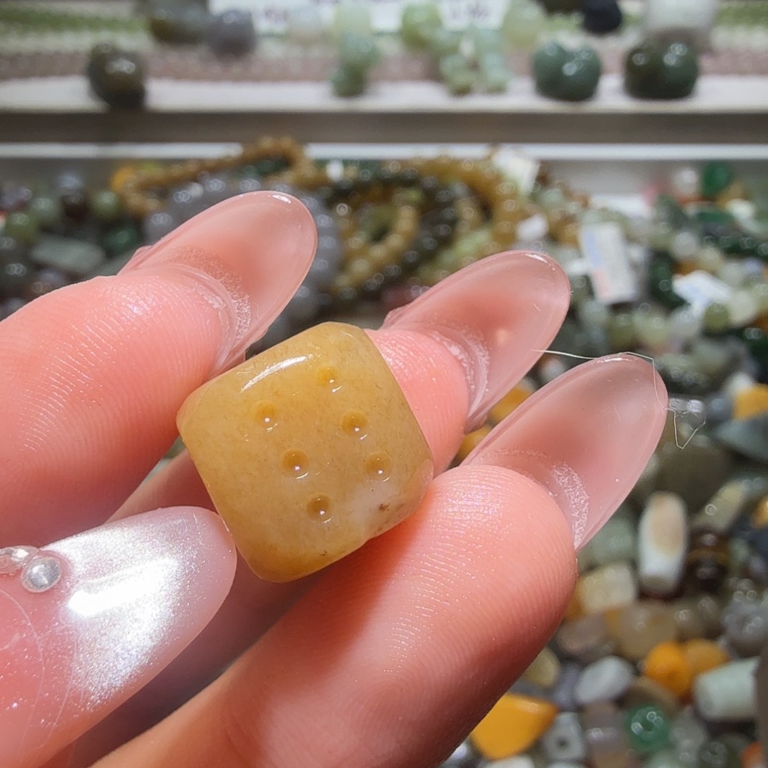 和田玉未镶嵌珠宝奇石