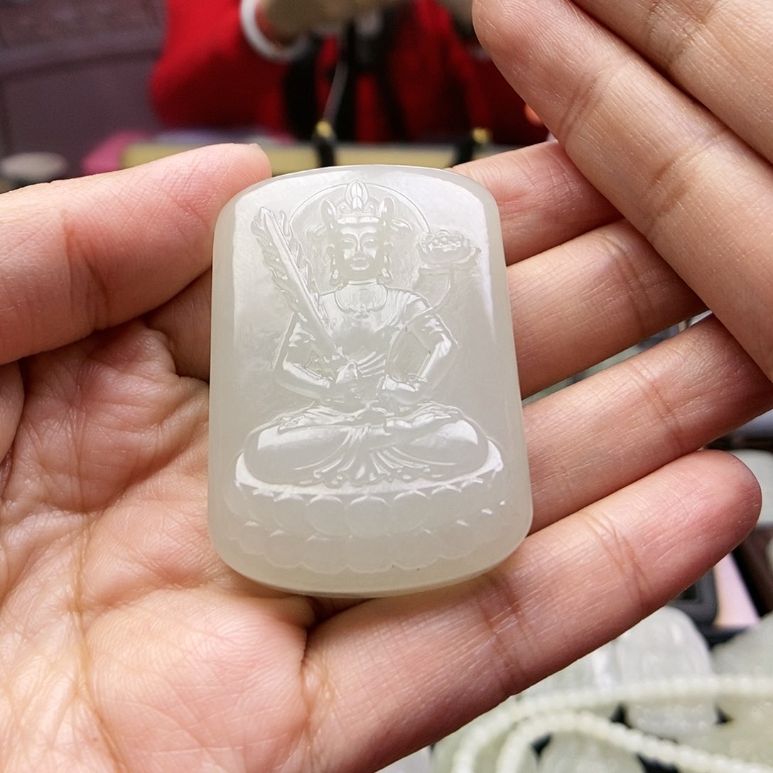 和田玉颈饰未镶嵌Y****》