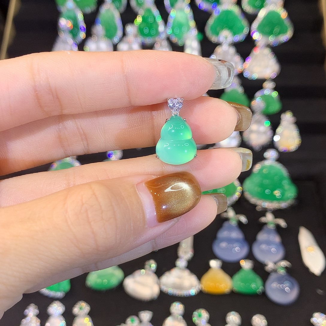 骤***雨玛瑙/玉髓银S925镶嵌颈饰