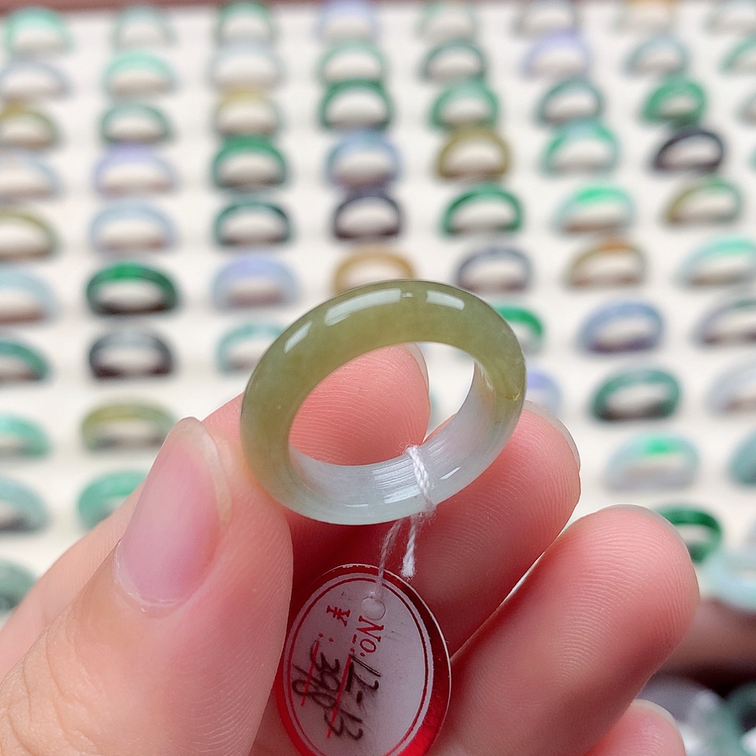 翡翠戒指未镶嵌12-13号