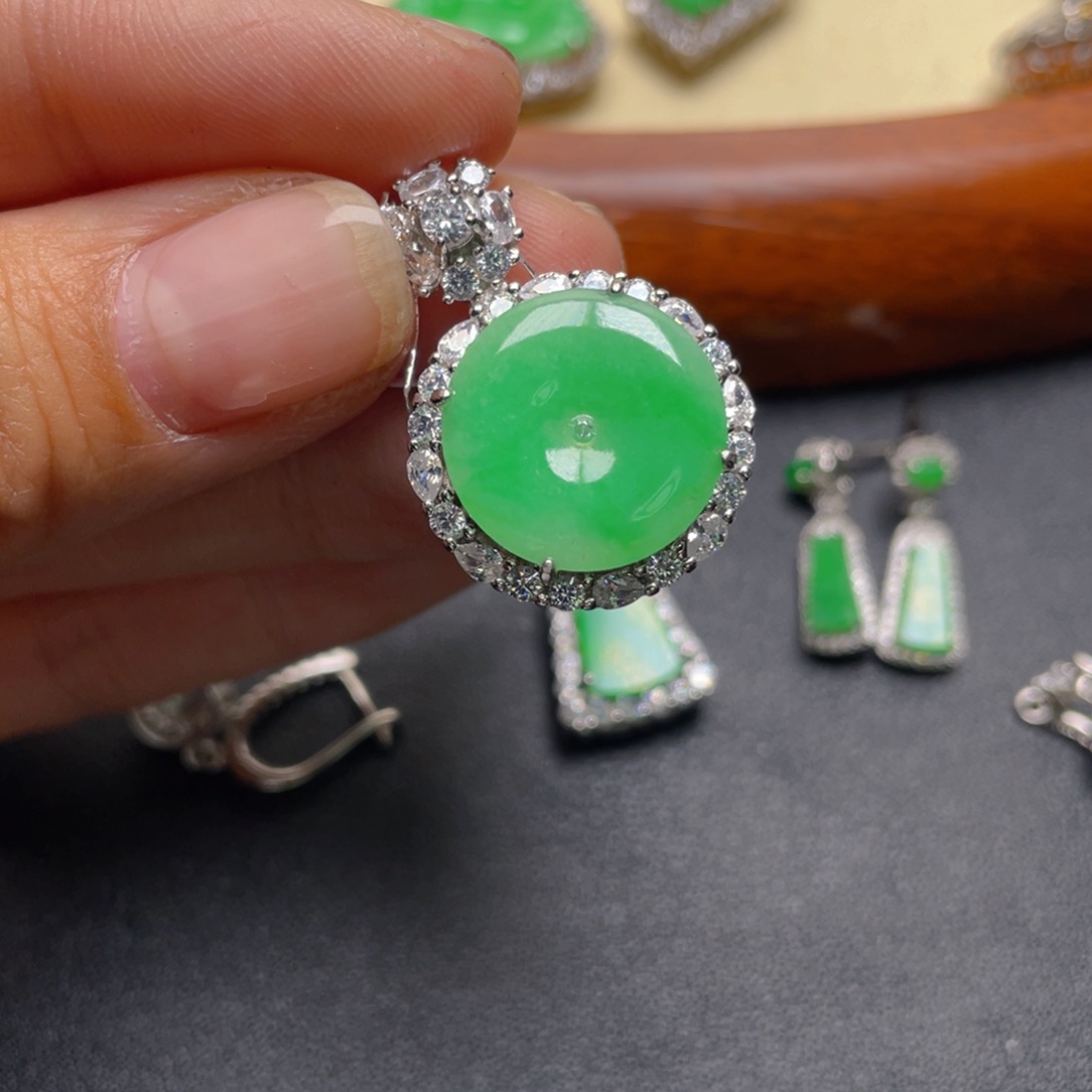 翡翠吊坠(不含链)银S925镶嵌