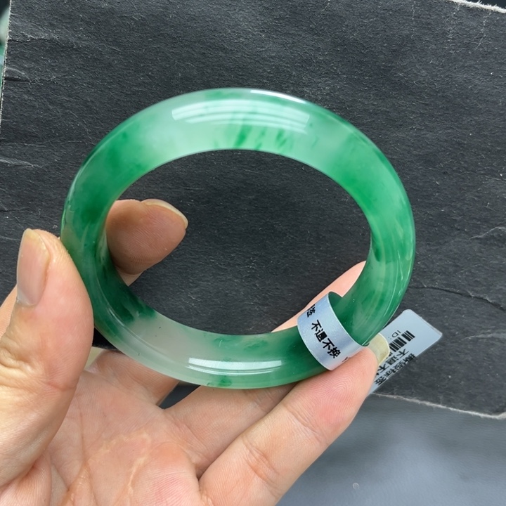 石英质玉未镶嵌手镯