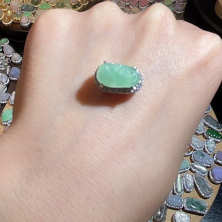 翡翠未镶嵌颈饰翡翠