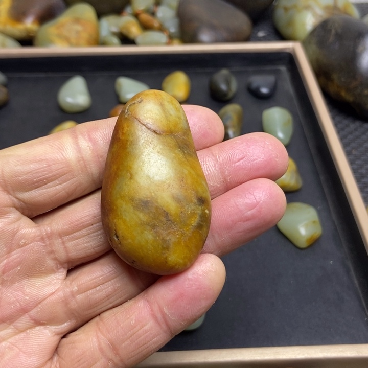 成***和田玉（糖玉）未镶嵌珠宝奇石