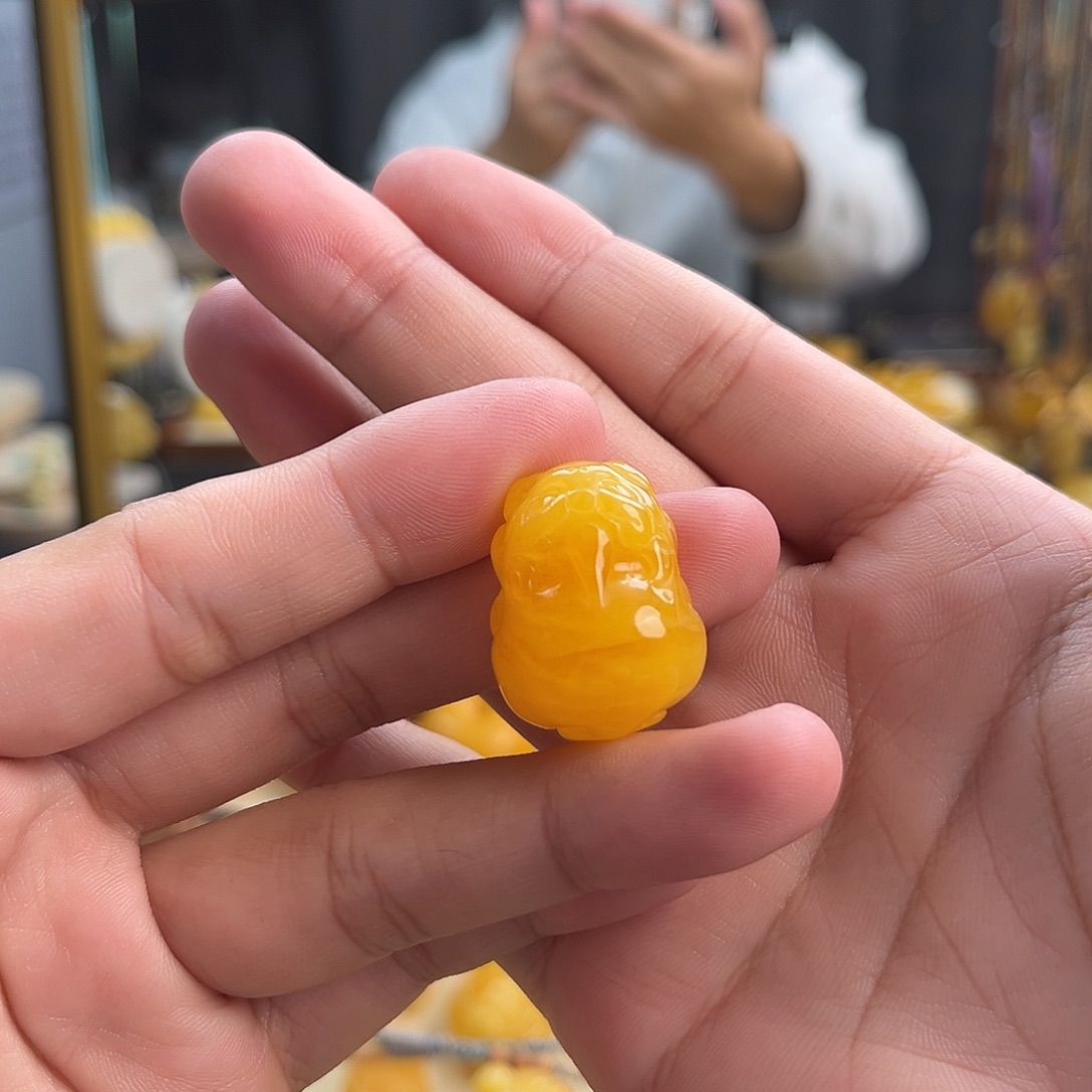 琥珀未镶嵌珠宝奇石