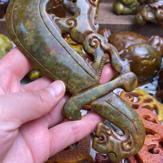 没***头蛇纹石玉未镶嵌颈饰