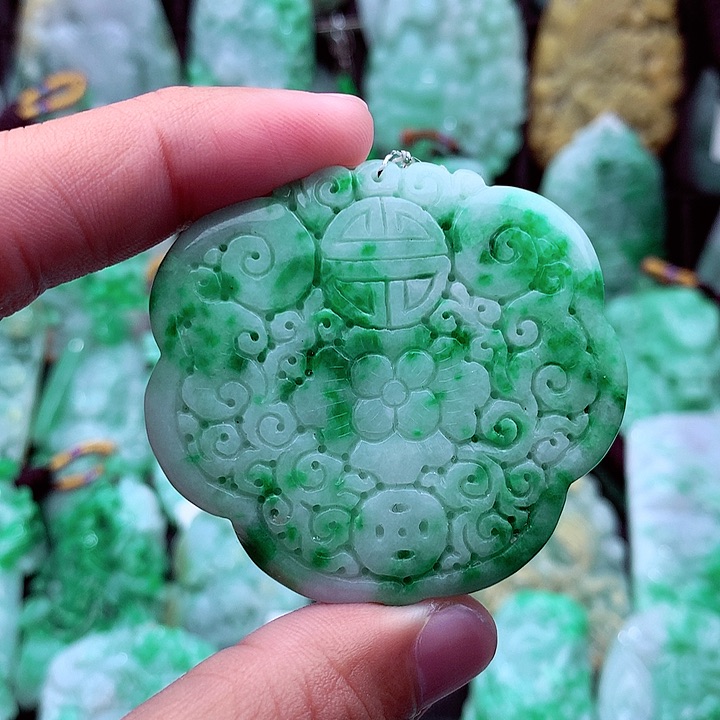 翡翠吊坠(不含链)未镶嵌