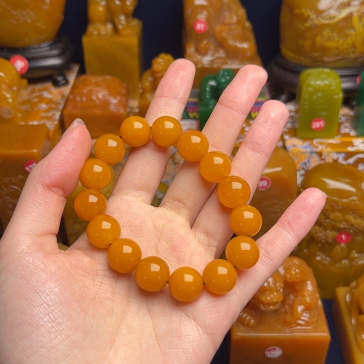 田黄石啥****搂题材：工艺品