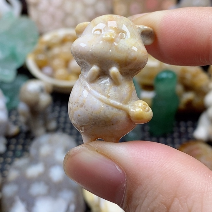 硅化珊瑚（珊瑚玉）颈饰未镶嵌