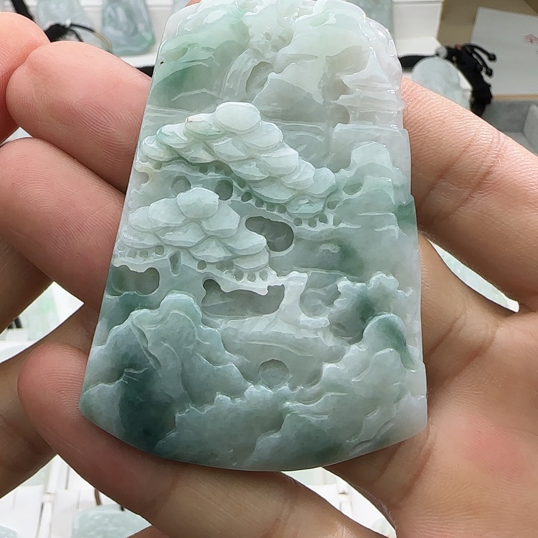 翡翠未镶嵌颈饰翡翠