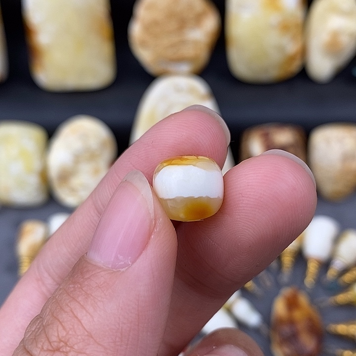 琥珀未镶嵌裸石11老型d48