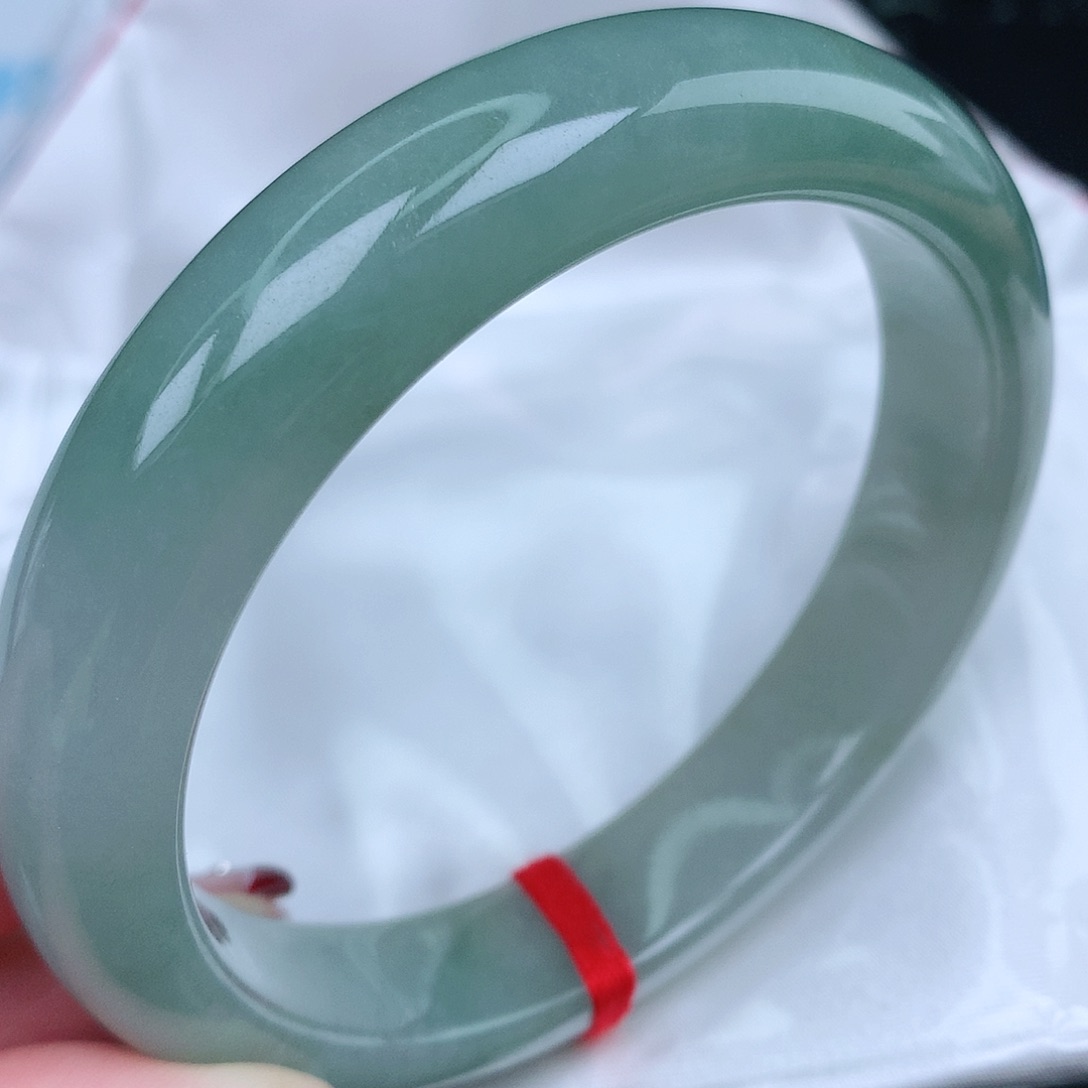 翡翠手镯未镶嵌天然