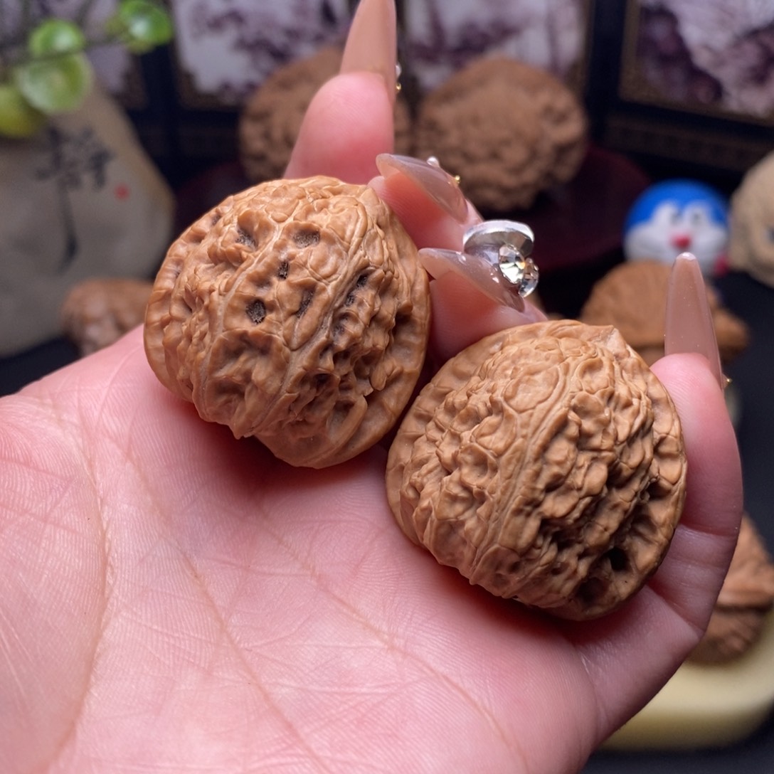 文玩核桃吊坠全品三角白32.5