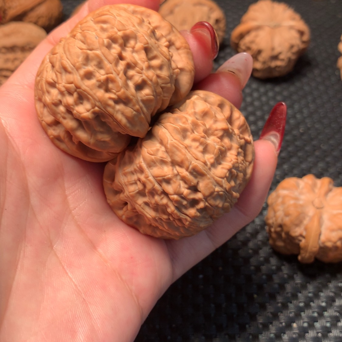 【闪购商品】文玩核桃吊坠球白