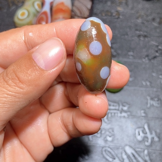 石英质玉珠宝半成品未镶嵌二***妈