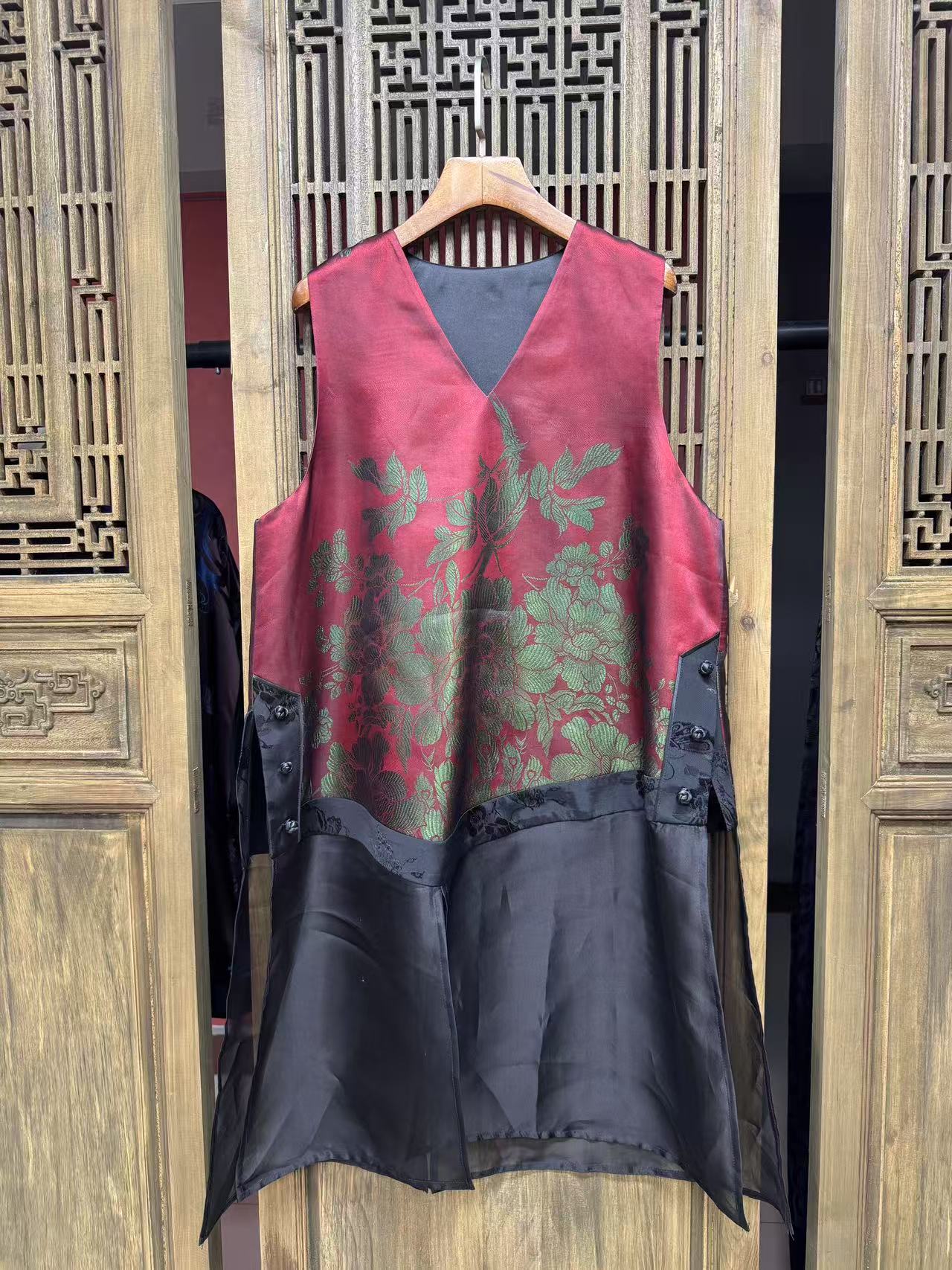 云喜原创老缎双层蒙纱V领马甲裙02