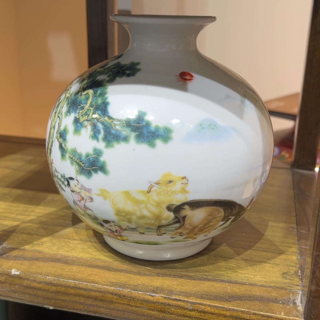 陶摆件16cm三阳开泰石榴