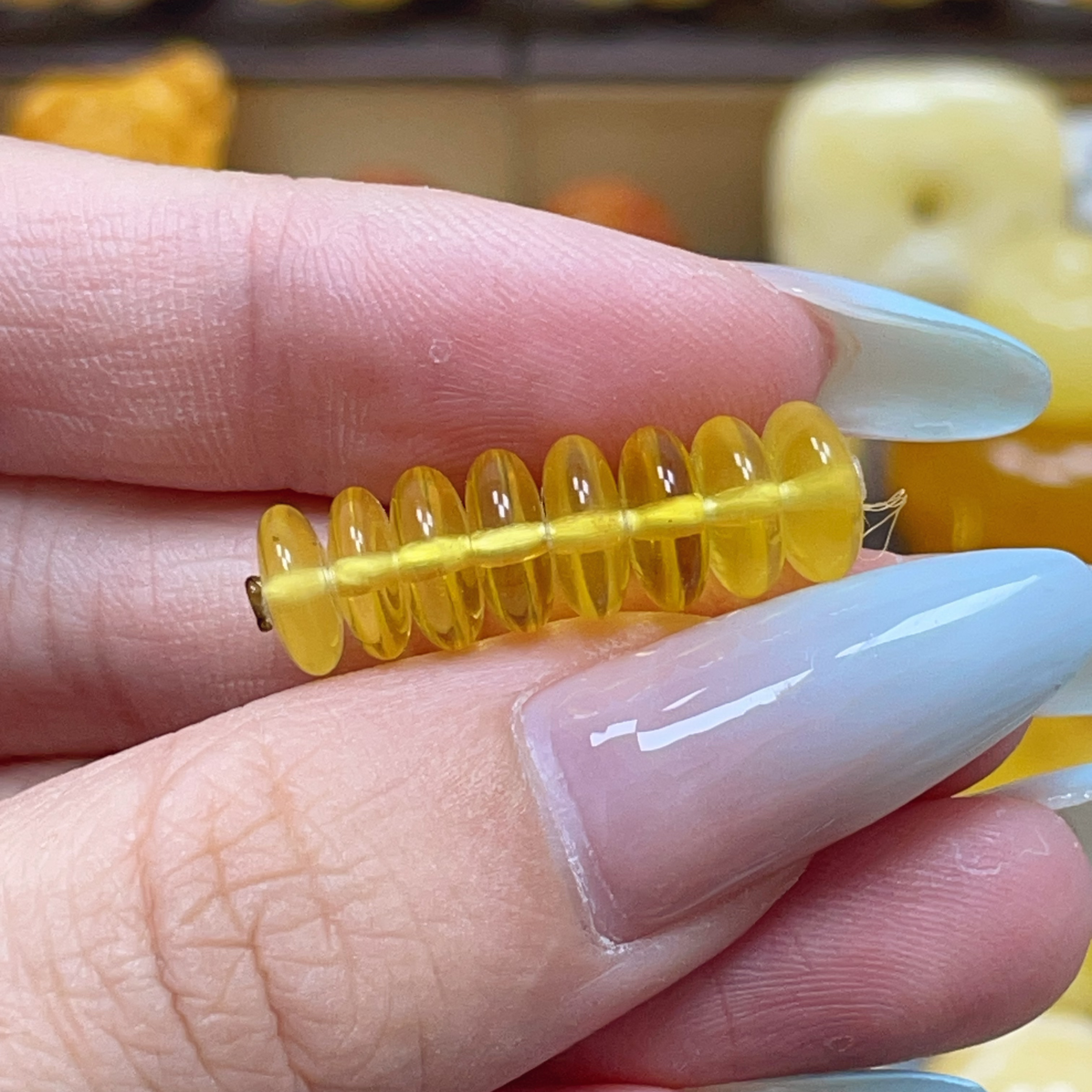 8.5+mm 微瑕 「蜜之缘珠宝」天然原矿琥珀蜜蜡隔片（多样性发其一）