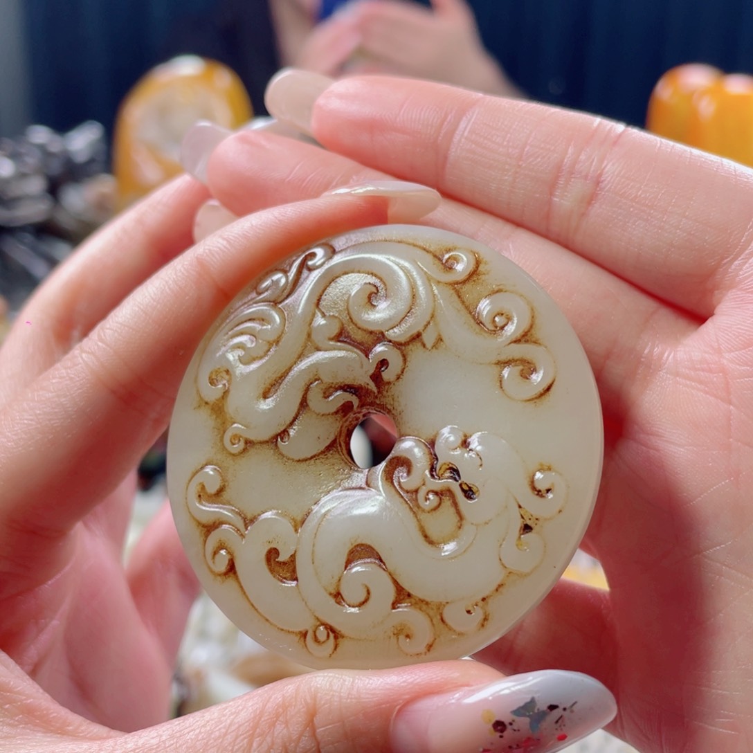 用***4和田玉未镶嵌挂件