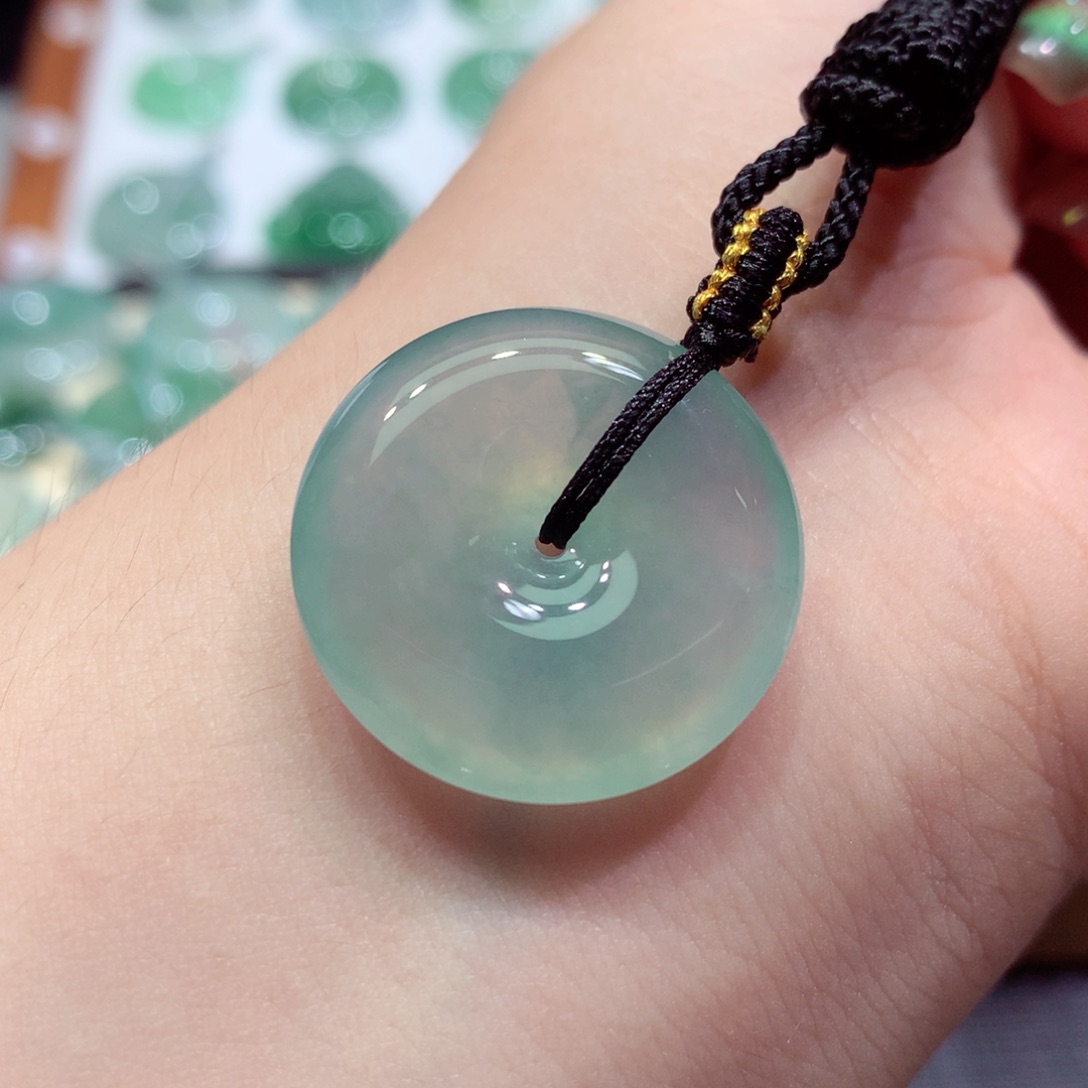 翡翠未镶嵌颈饰7