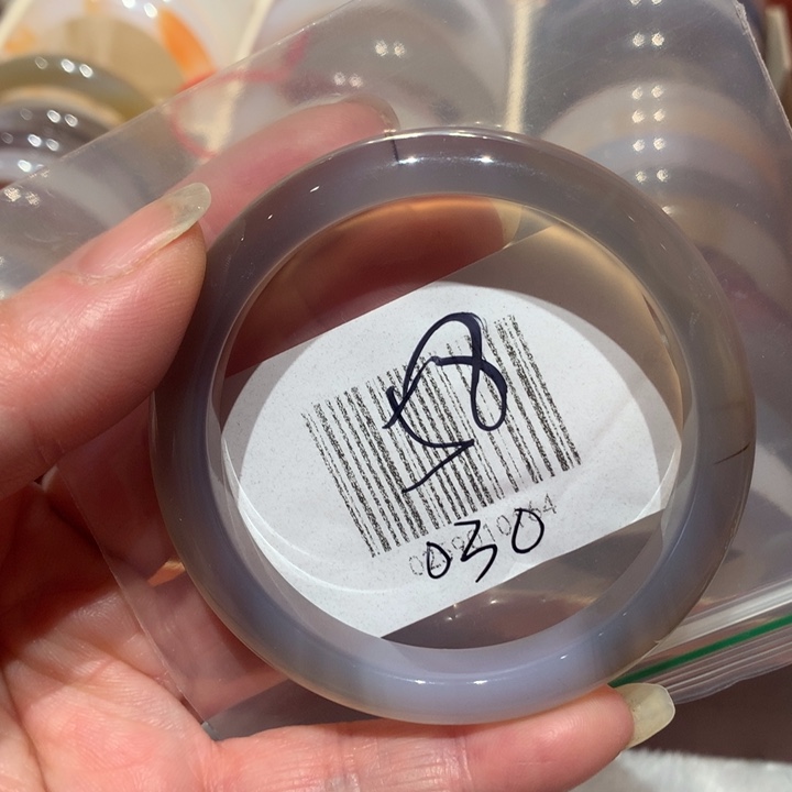 玛瑙/玉髓手镯未镶嵌58