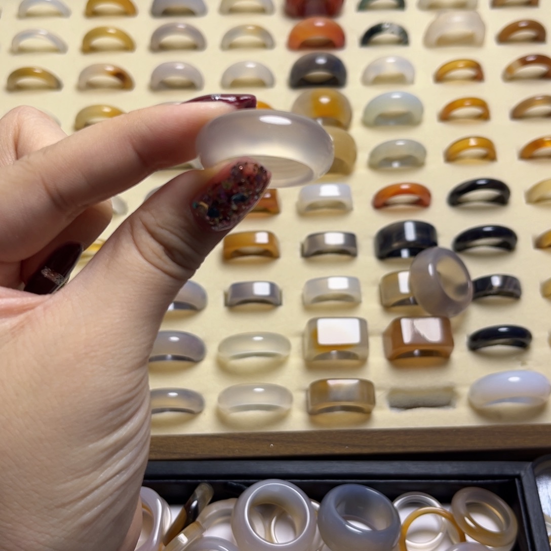 石英质玉戒指合金猜***?