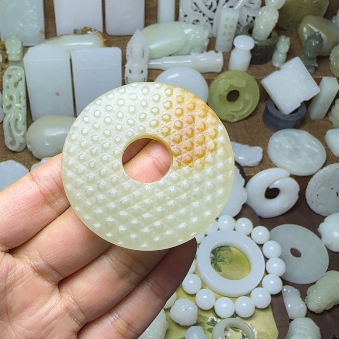 和田玉未镶嵌挂件