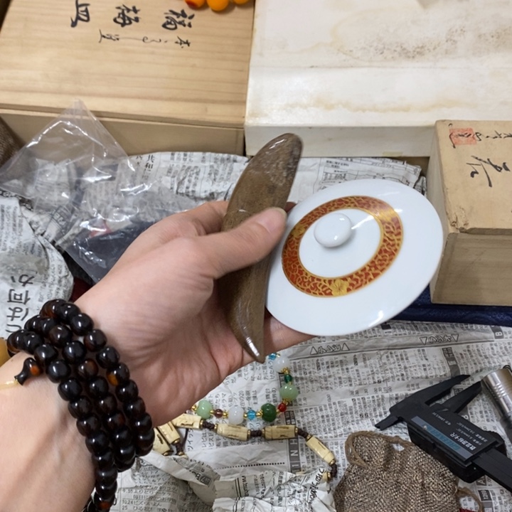 瓷片哈中古工艺品一件