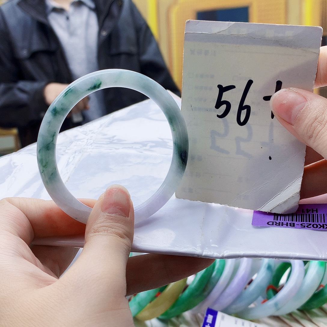 翡翠未镶嵌手镯0……