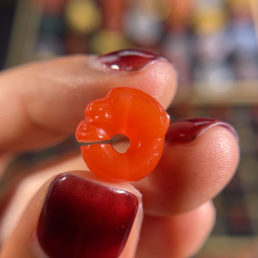 南红玛瑙滴水洞玉猪龙未镶嵌