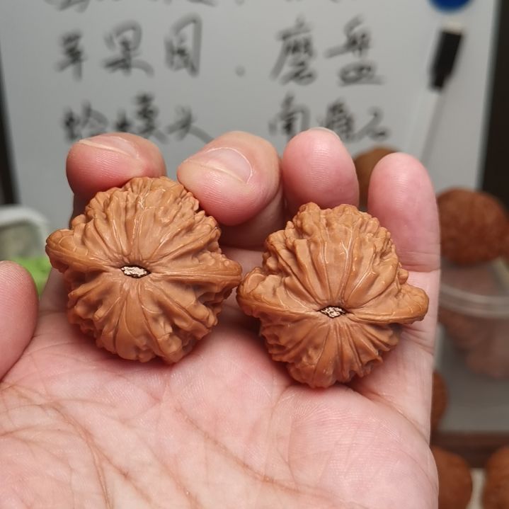 文玩核桃把件S****。35精修山地磨盘