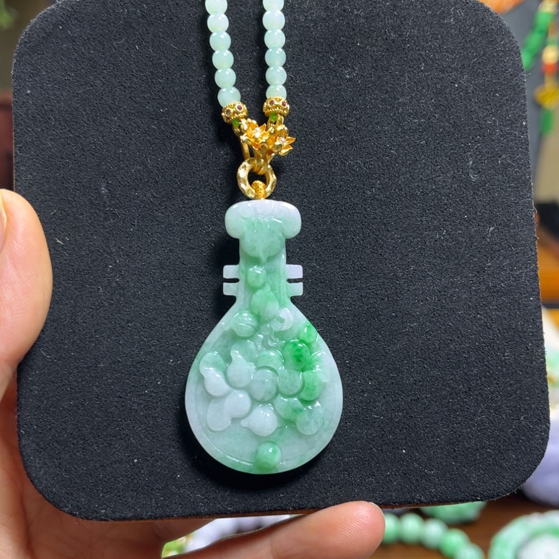 翡翠未镶嵌颈饰天然翡翠