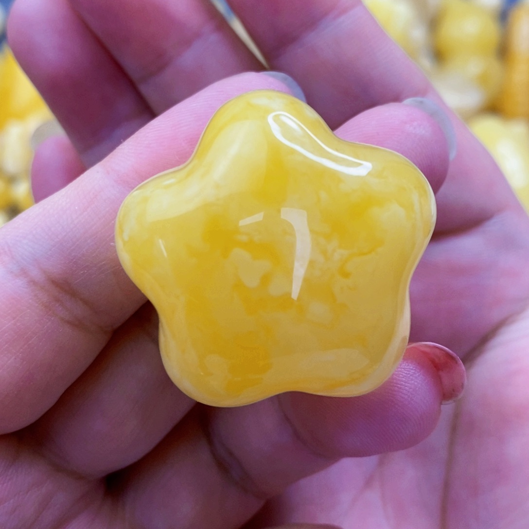 未镶嵌琥珀珠宝奇石