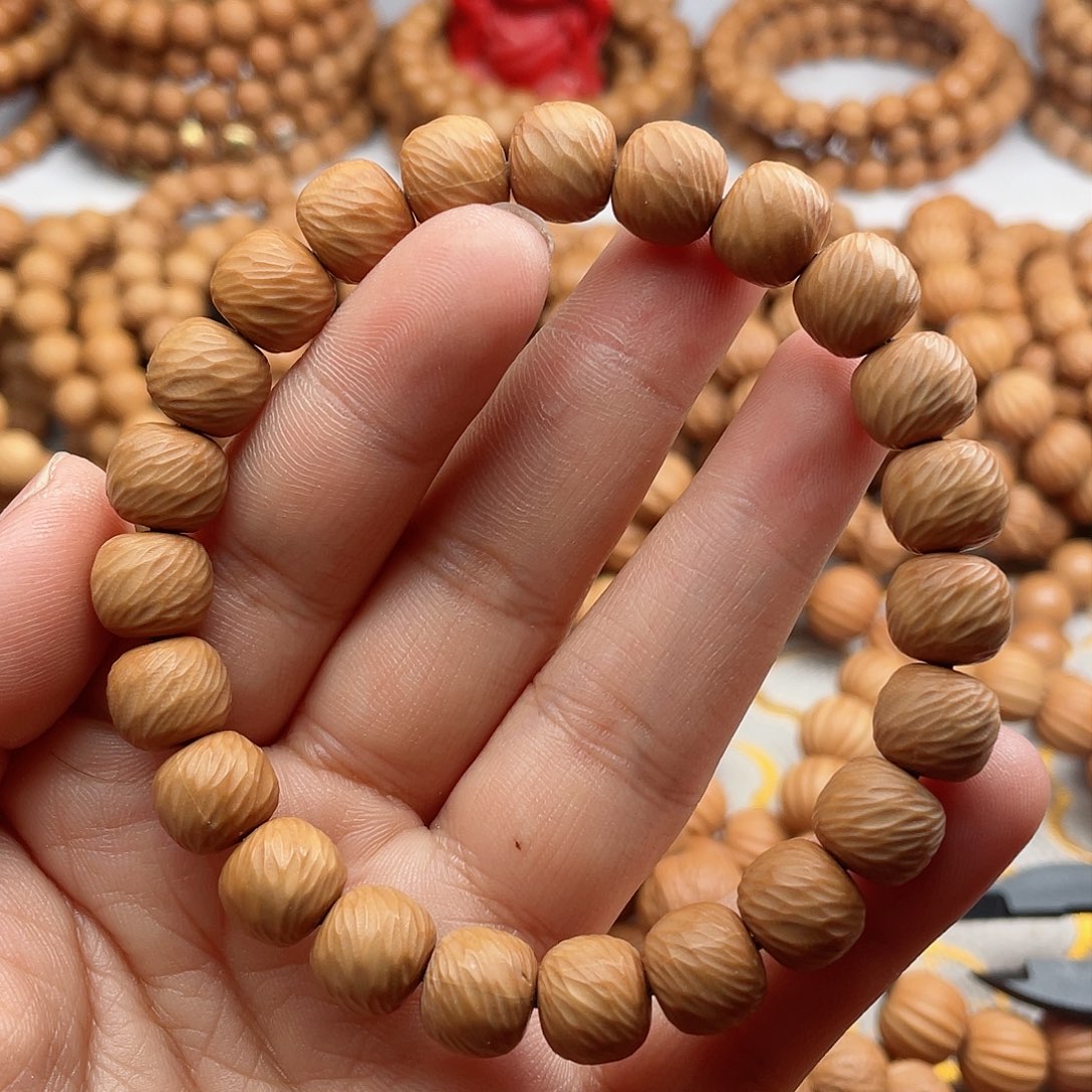 猴头核桃吊坠微瑕云锦10+