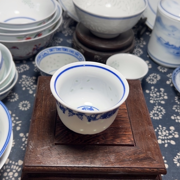陶瓷青花玲珑80毫升小茶杯