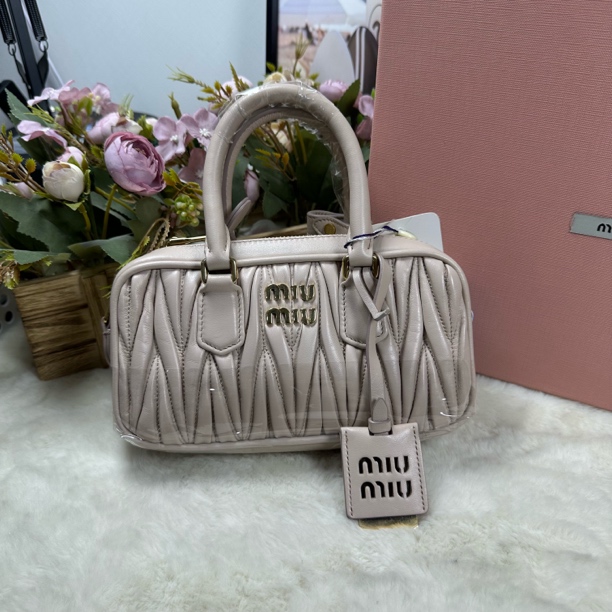 99新 MIU MIU/缪缪 缪缪奶茶色褶皱保龄球mini（全套）