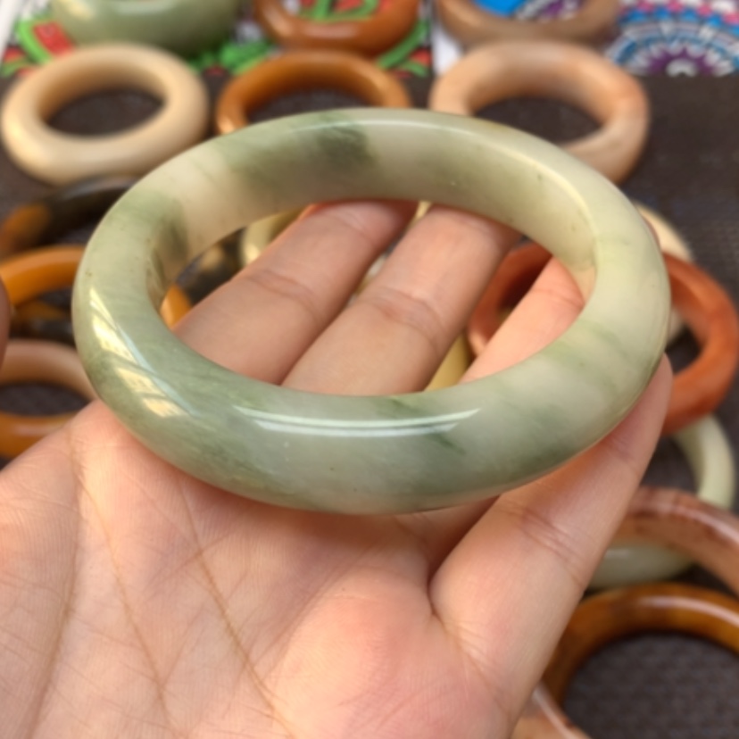 【闪购商品】石英质玉手镯未镶嵌