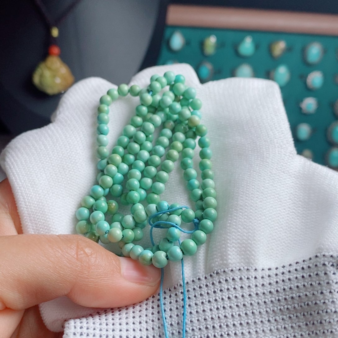 绿松石未镶嵌颈饰远**埃