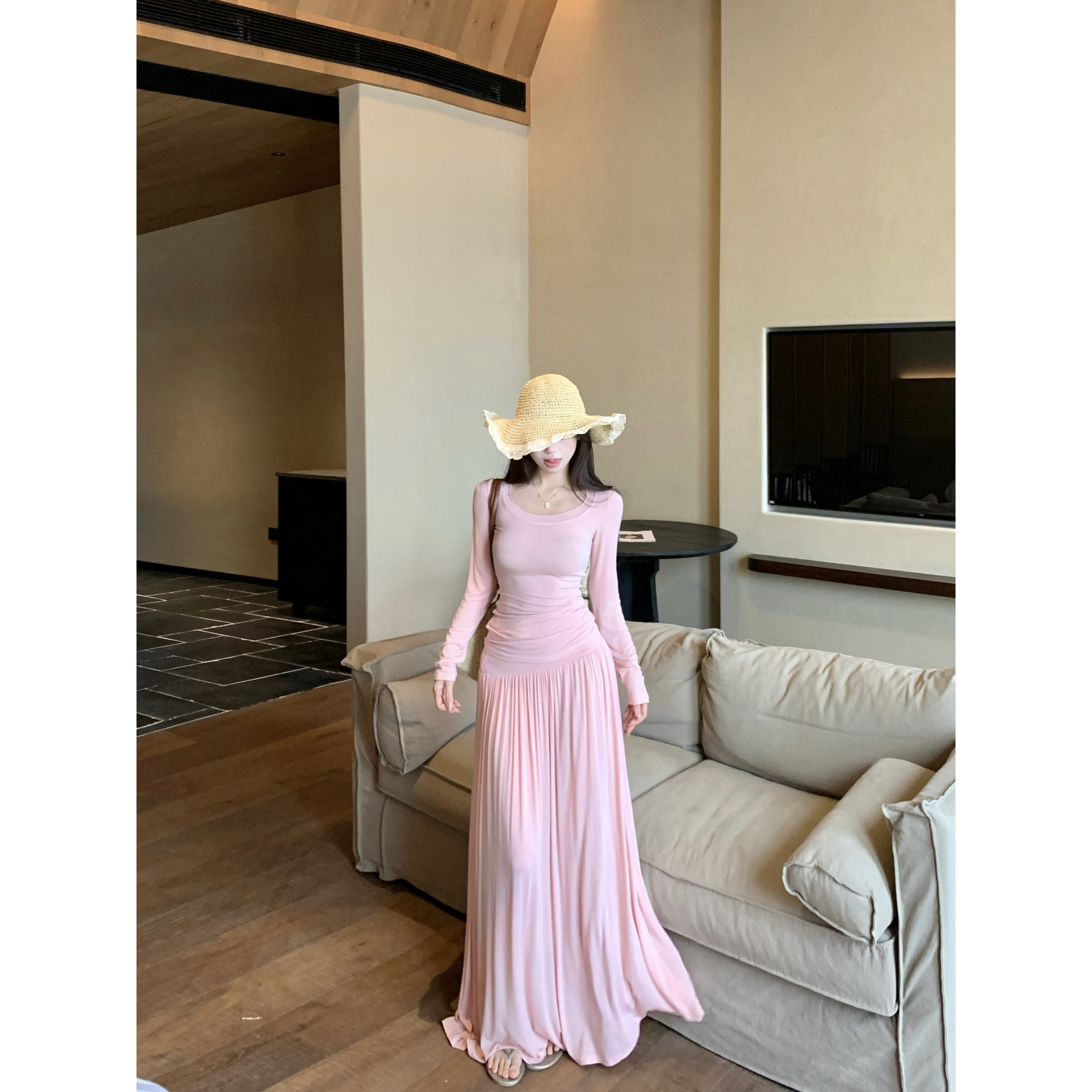 轻奢！法式高级感褶皱收腰粉色连衣裙女温柔风复古气质长裙网红款