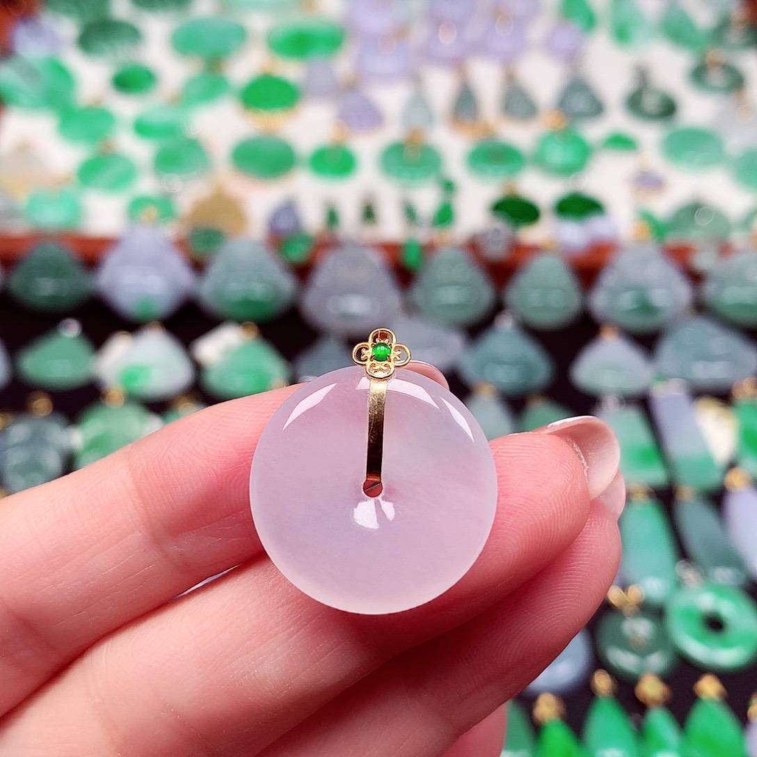 翡翠18K金镶嵌颈饰