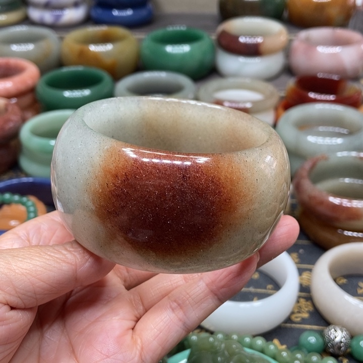 石英质玉手镯未镶嵌宋***姐