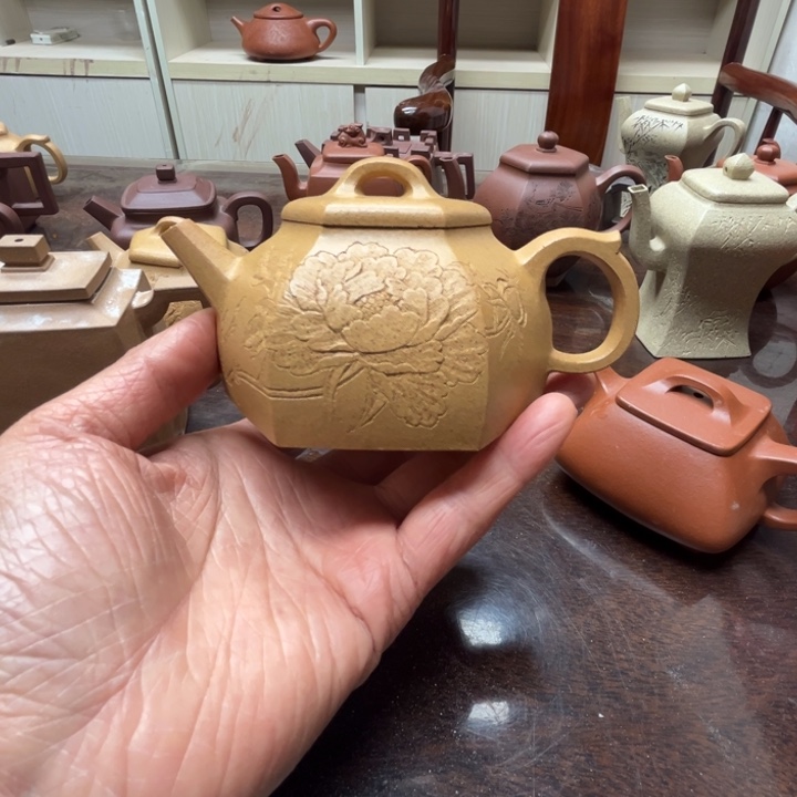 茶壶紫砂淄****）黄金段160c c