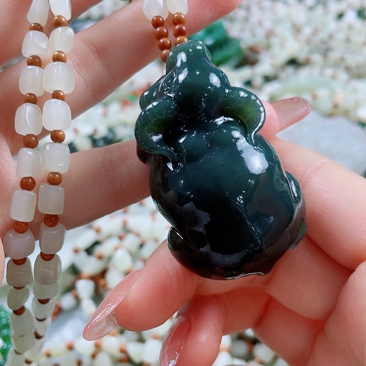 和田玉未镶嵌颈饰