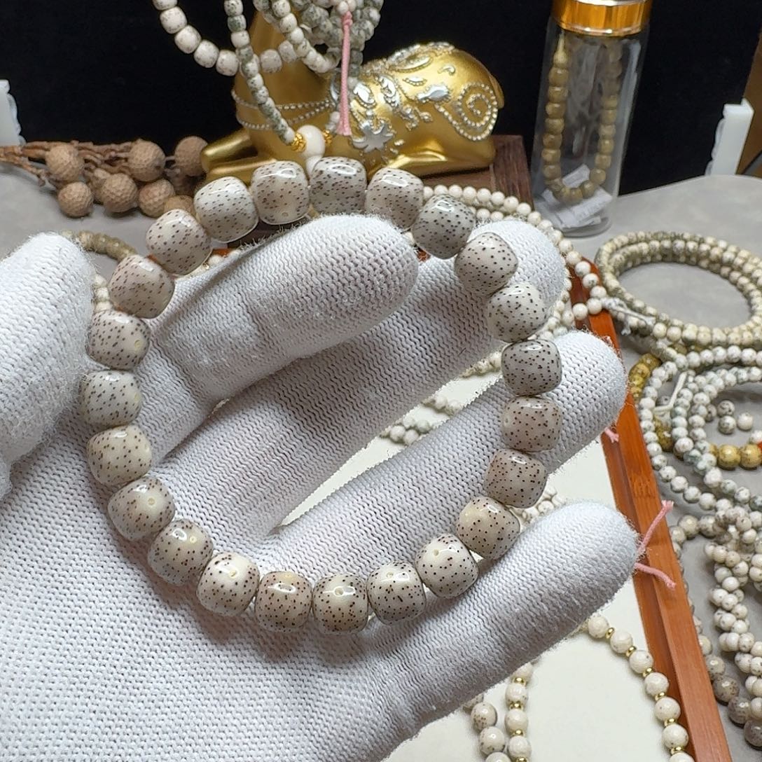 星月菩提吊坠石玉料10/9白冰料针尖小细星