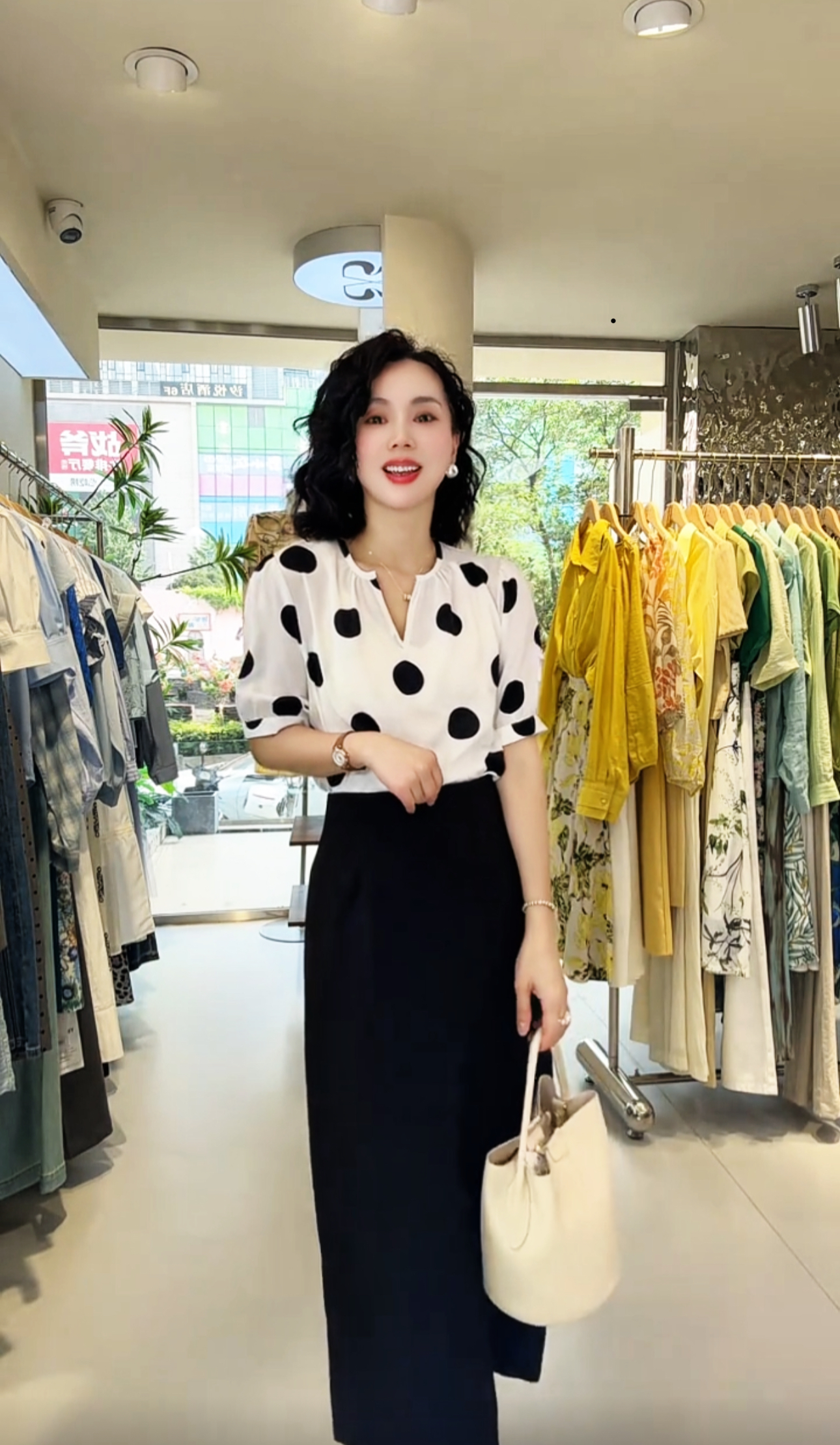 845*莱赛尔混纺波点法式泡泡袖衬衫