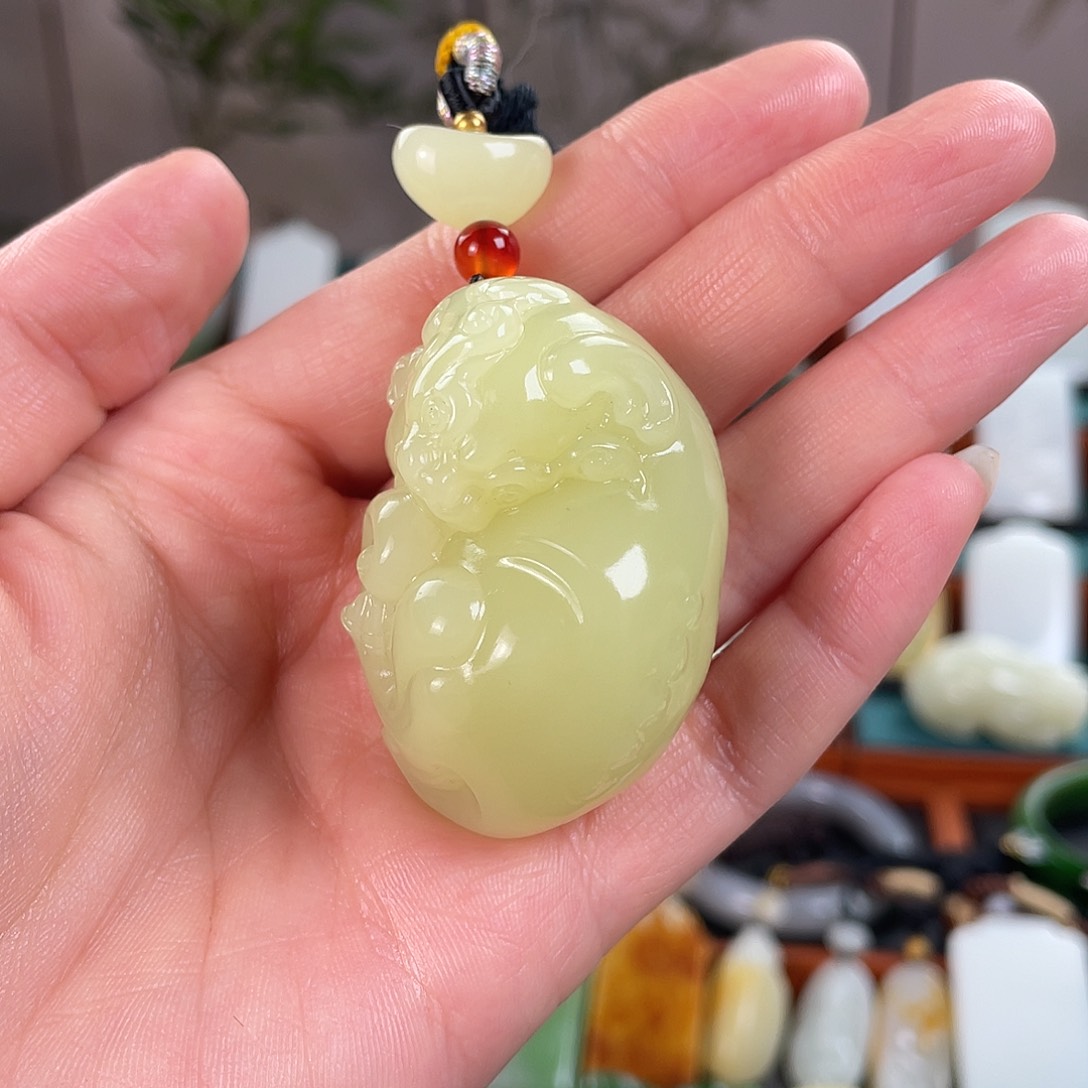 未镶嵌和田玉把件