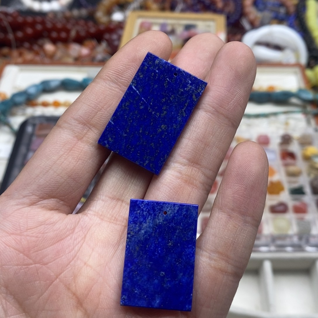 玛瑙/玉髓未镶嵌珠宝半成品一个天然青金石无事牌